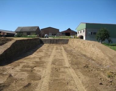 Création d'un silo d'ensilage.