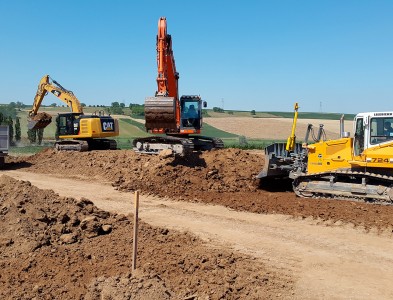 Terrassement de la plate de forme d'une unité de méthanisation