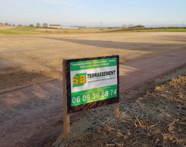 Terrassement d’une plate forme de 7000m2